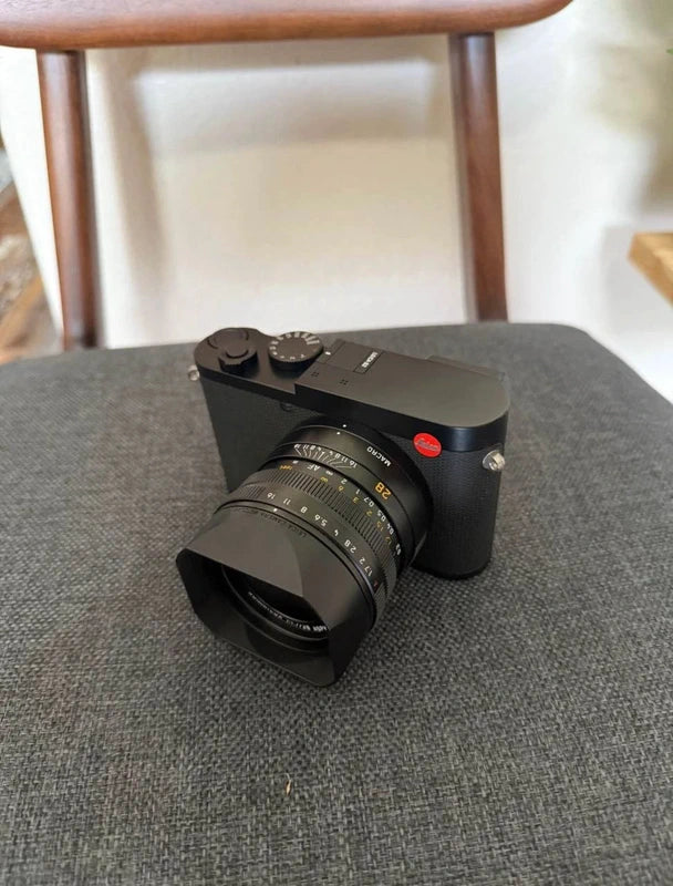 Leica Q2 47MP Full Frame Camera – Summilux 28mm f/1.7 – Excellent Condition